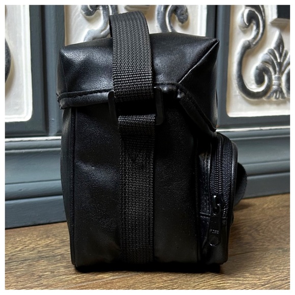 Vintage Fuji Film Camera Bag - Picture 7 of 11